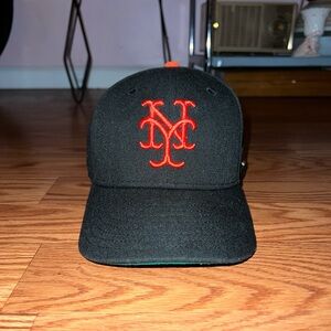 New Era 59Fifty New York Giants 1954 World Series fitted black hat, Size 7 1/8.